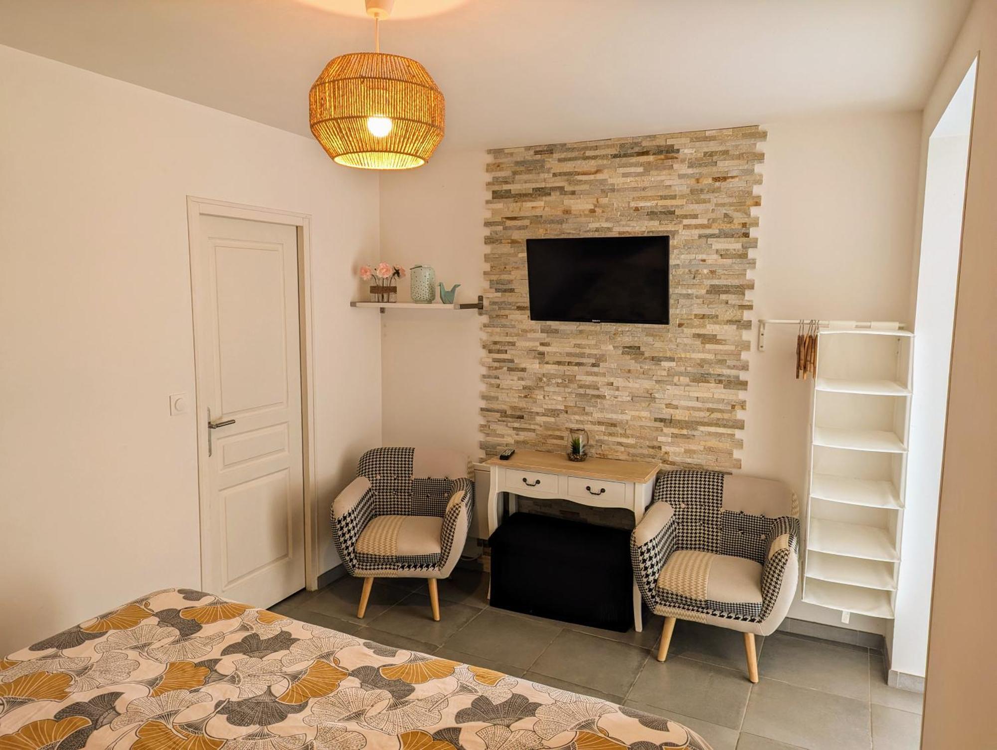 Studio Les Chambres De La Source - Milouin Sancourt  Luaran gambar